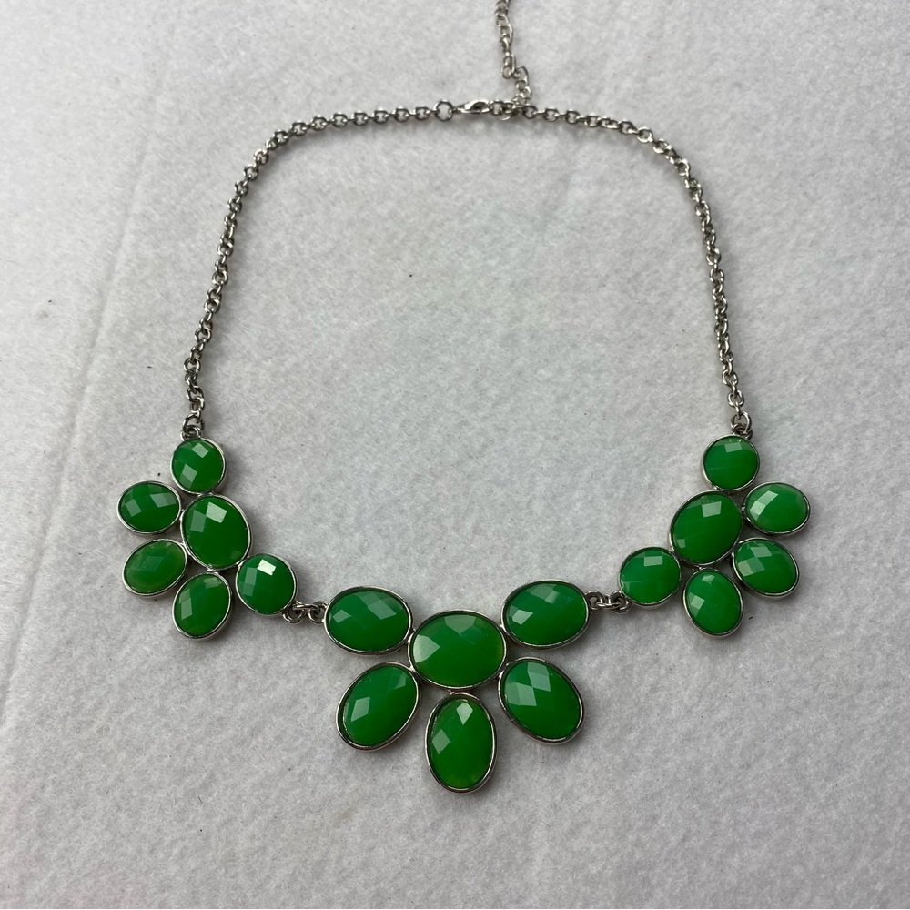 Elegant Green Floral Statement Necklace 16” Silver tone Bib Lobster clasp